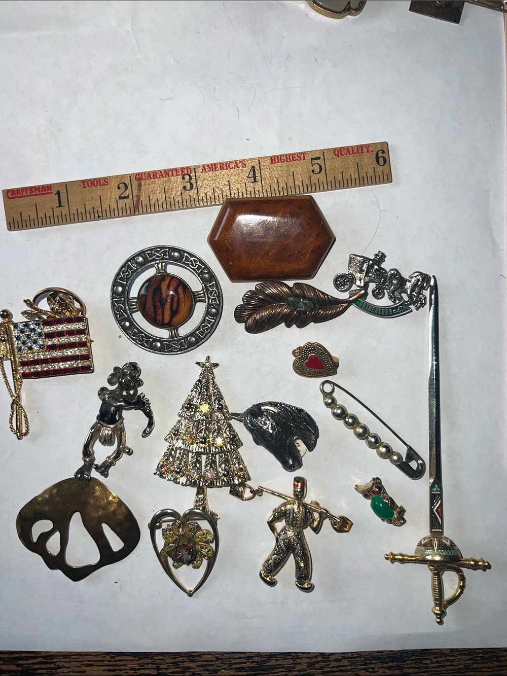 Lot vintage & antique brooches